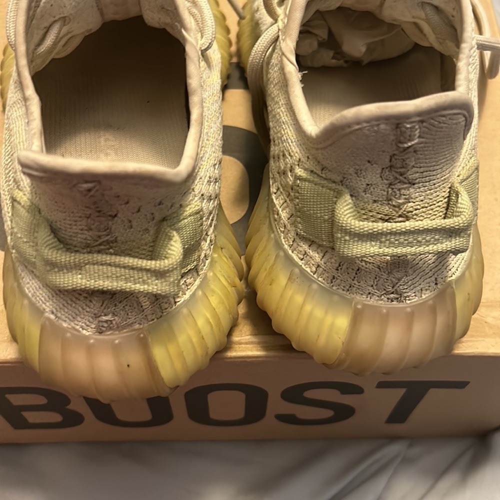 Yeezy - Picture 5 of 7